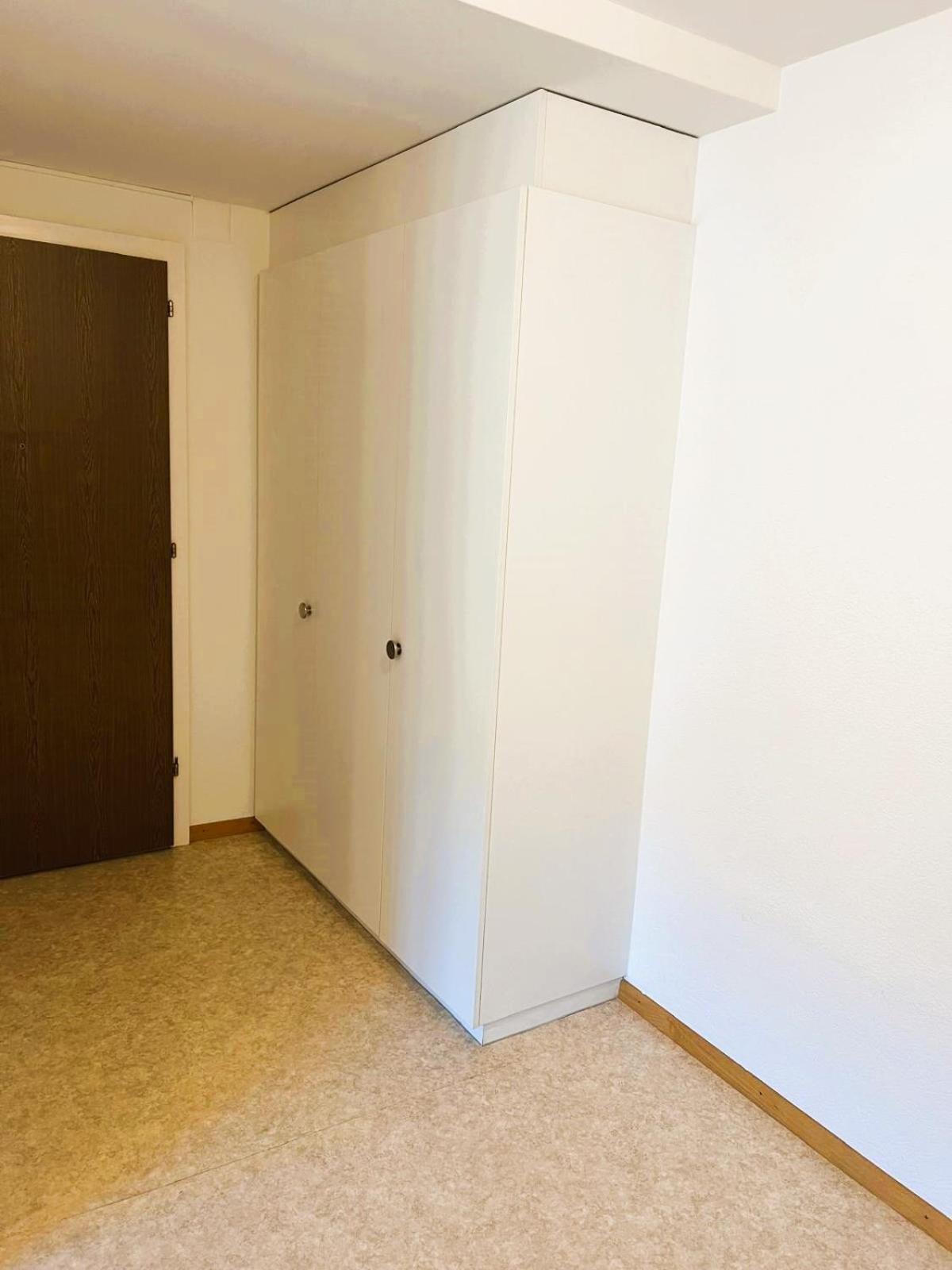Large Center With Balcony Alt - Self Checkin Apartment