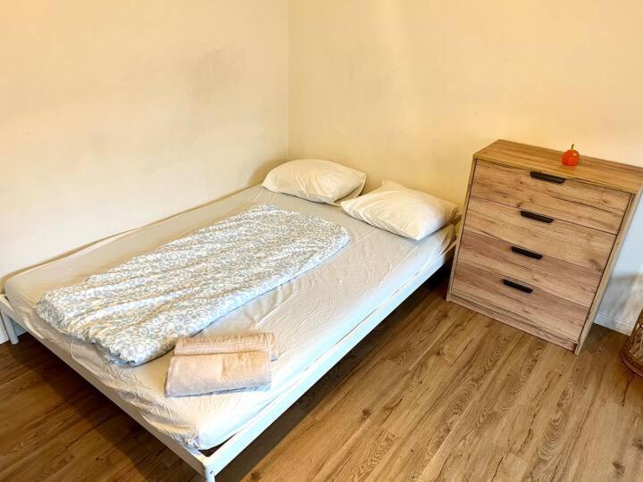 Large Center With Balcony Alt - Self Checkin Apartment Zürich